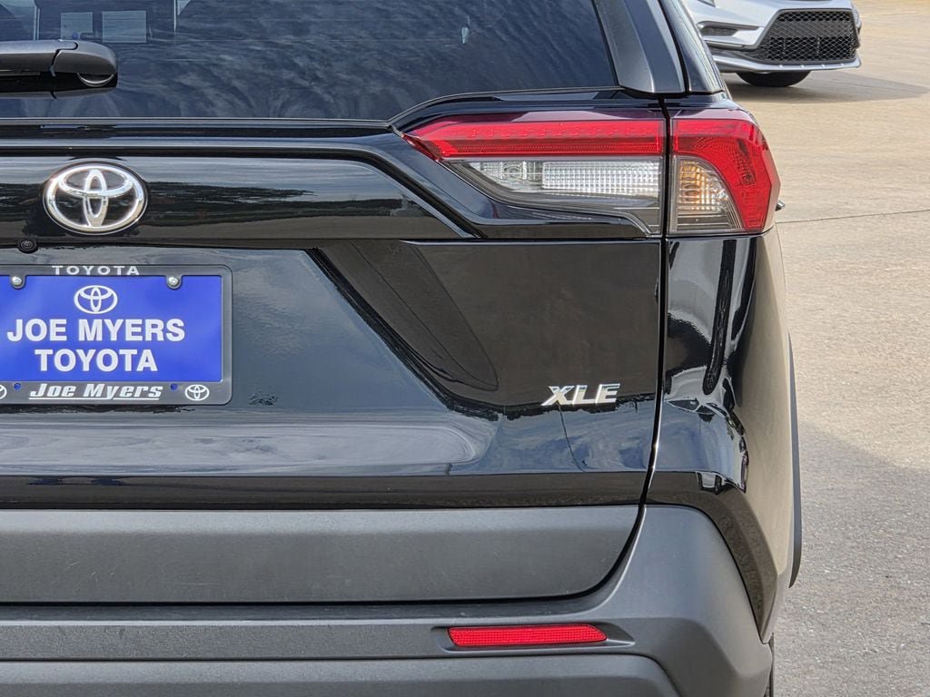 Used 2025 Toyota RAV4 XLE w/ Weather Package FWD image 9
