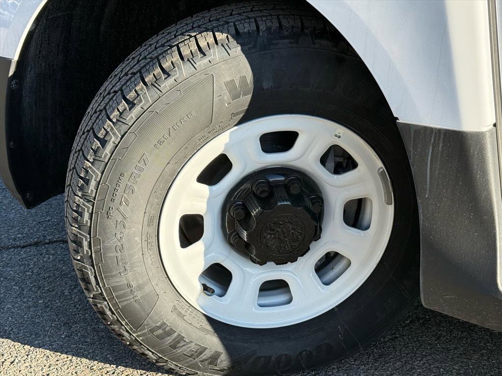 New 2025 Chevrolet Brightdrop 400 w/ Power Door Package image 10