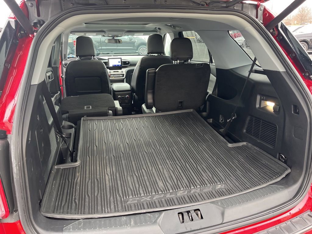 Used 2023 Ford Explorer XLT w/ Equipment Group 202A image 16