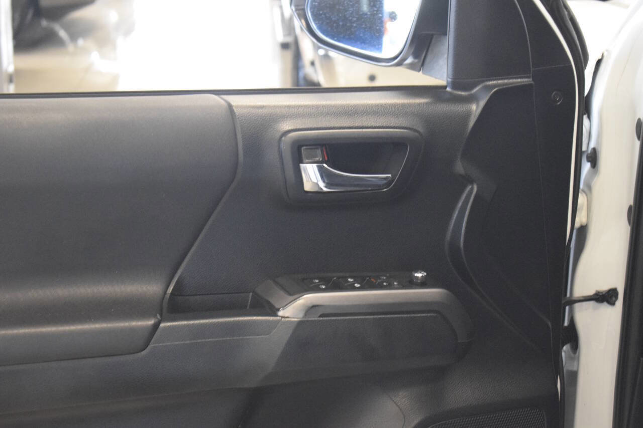 Used 2017 Toyota Tacoma TRD Pro AWD/4WD image 63