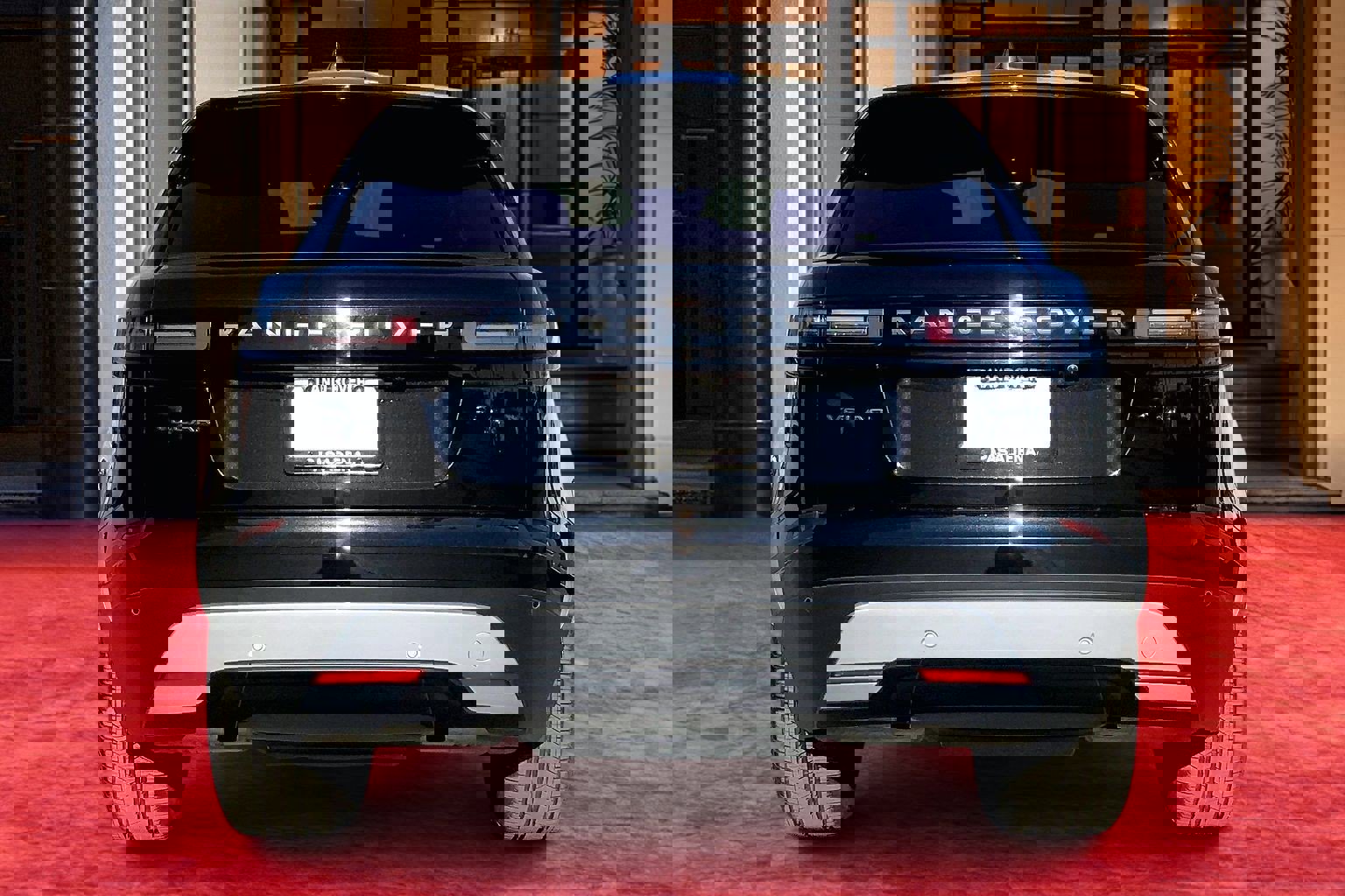 Used 2025 Land Rover Range Rover Velar S image 4