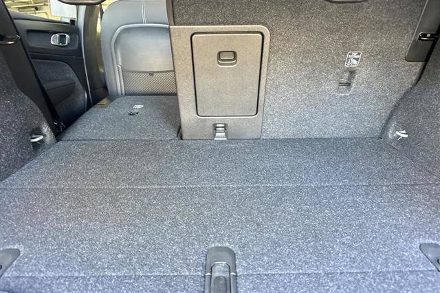 Certified 2024 Volvo XC40 Recharge Ultimate w/ Protection Package Premier image 16