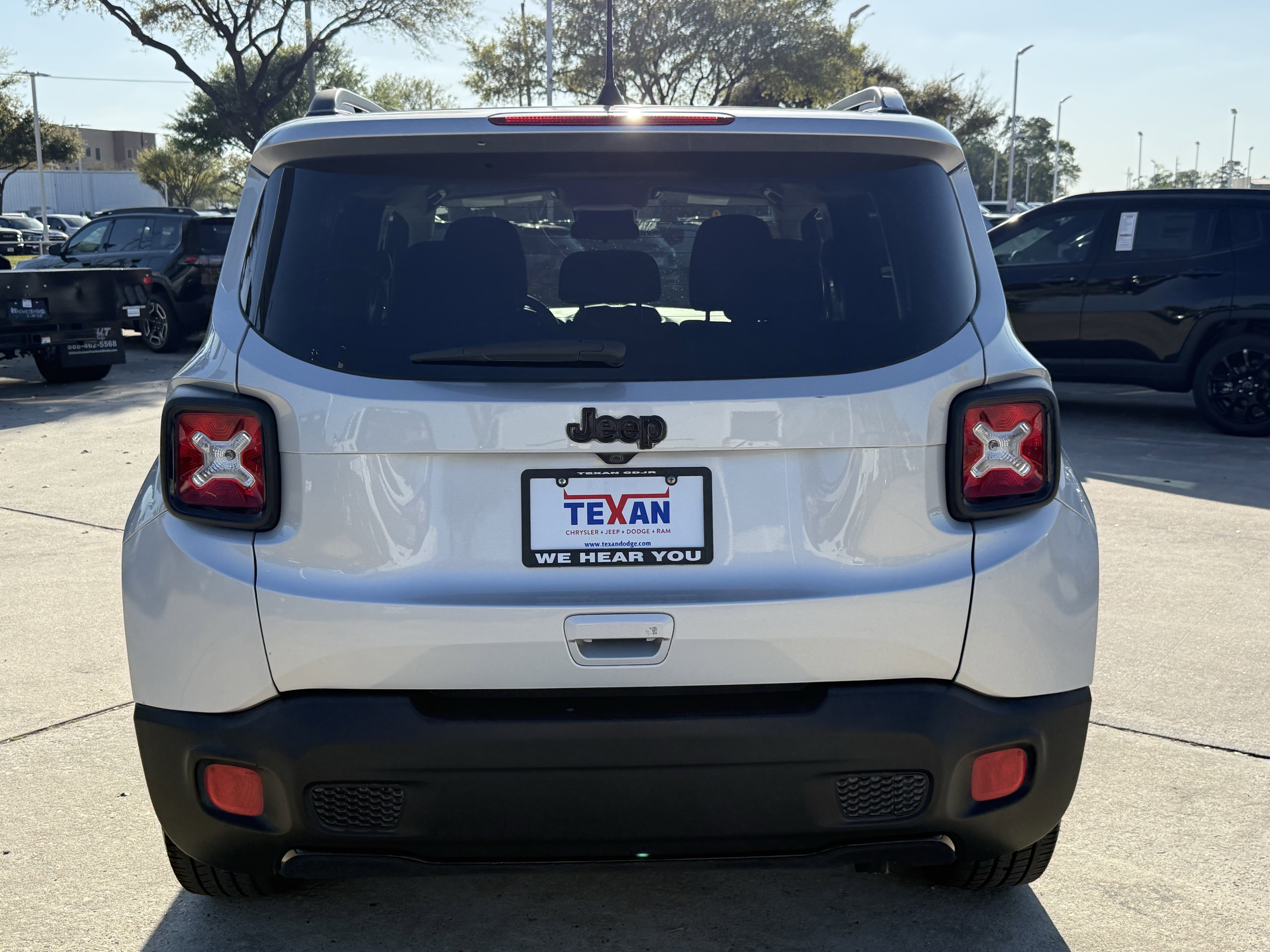 Used 2018 Jeep Renegade Altitude image 6