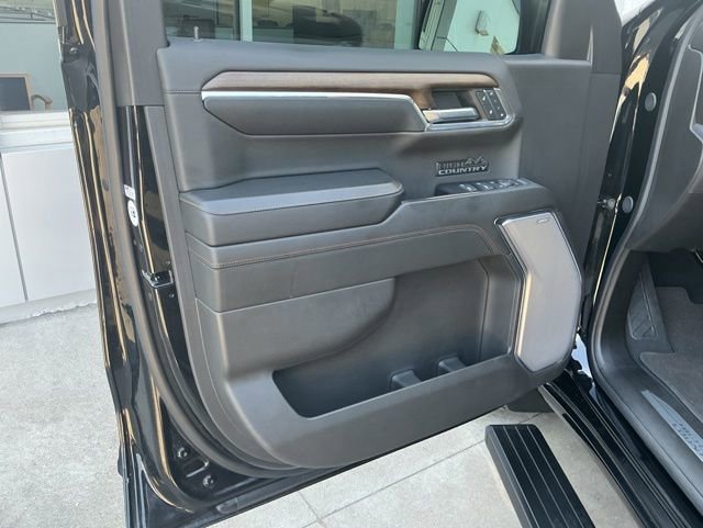 Used 2024 Chevrolet Silverado 1500 High Country w/ Midnight Edition AWD/4WD image 16