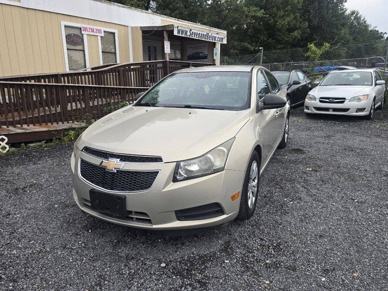 Used 2012 Chevrolet Cruze LS w/ Connectivity Package FWD image 4