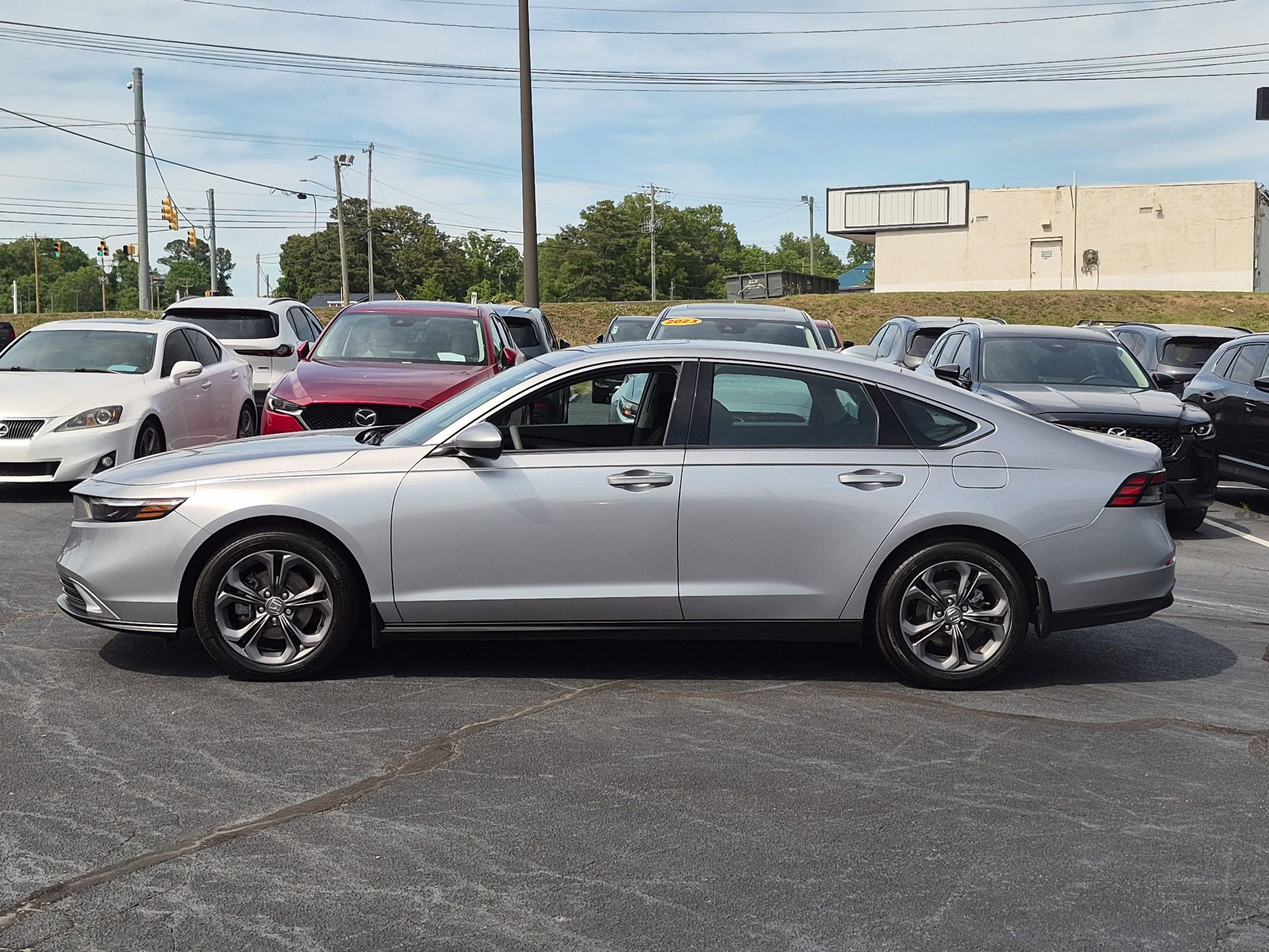 Used 2023 Honda Accord EX image 2