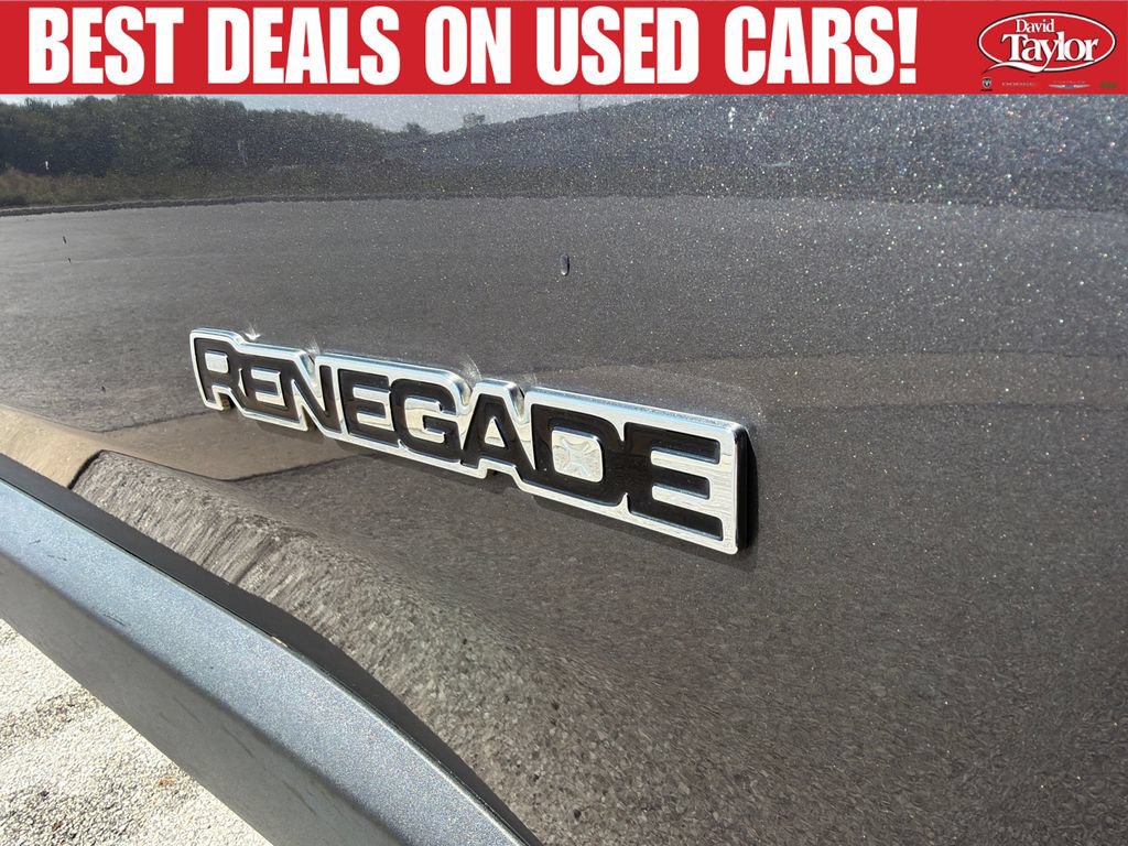 Used 2018 Jeep Renegade Latitude FWD image 41
