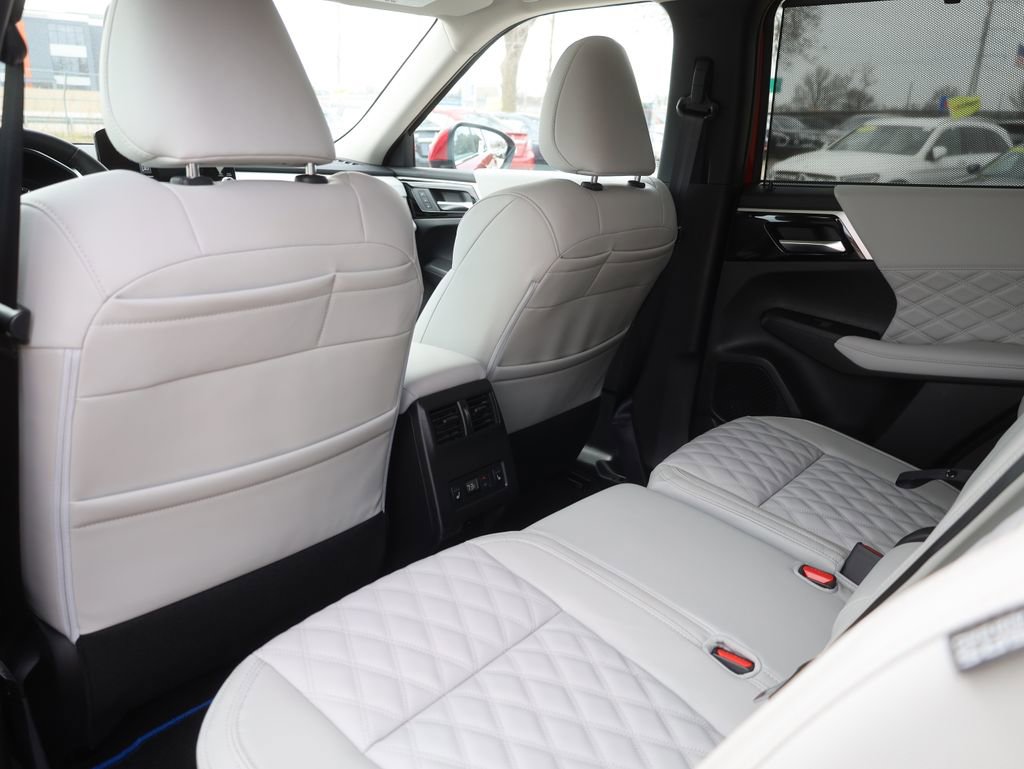 New 2025 Mitsubishi Outlander SEL image 30