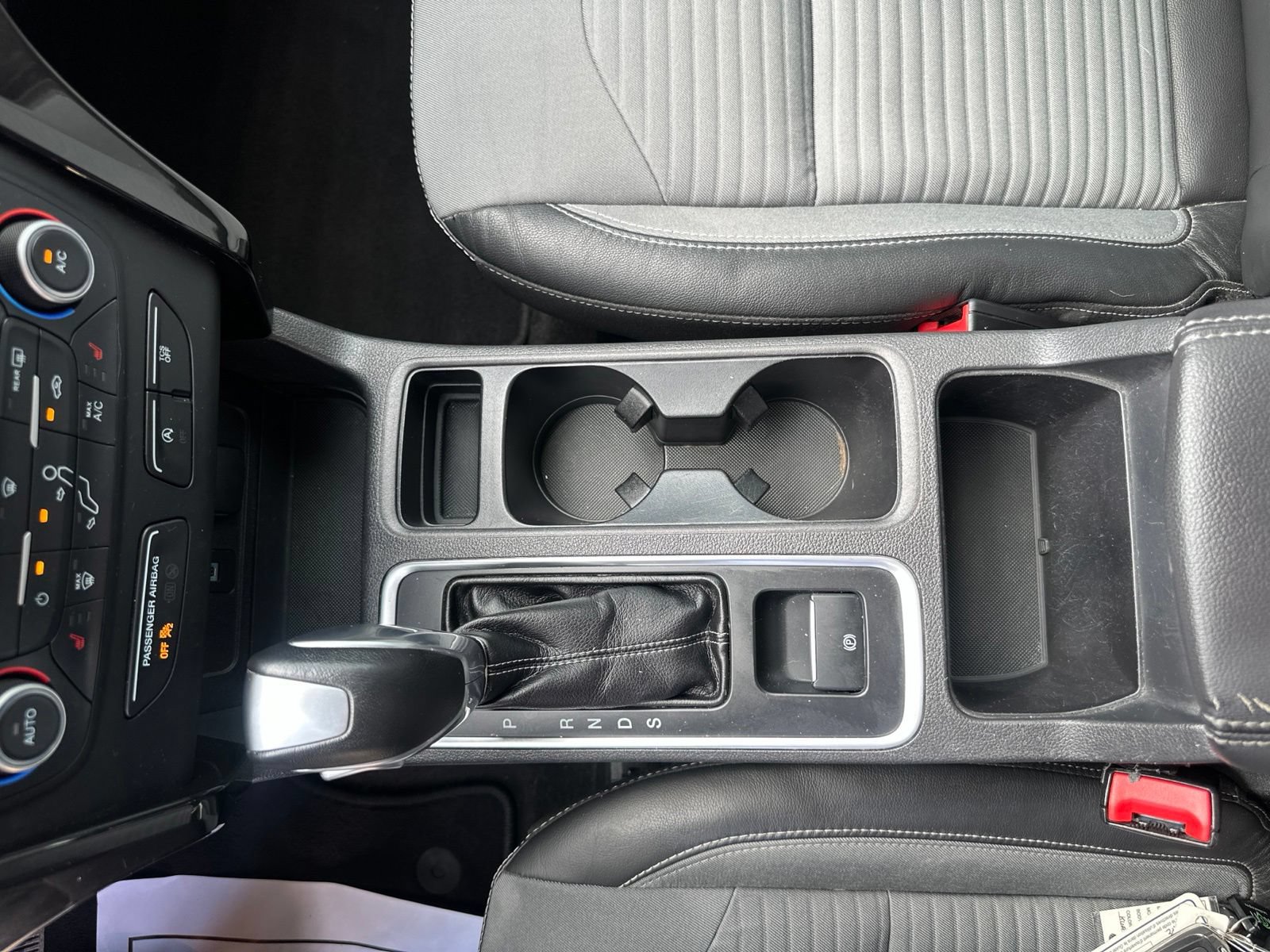 Used 2019 Ford Escape SE FWD image 17