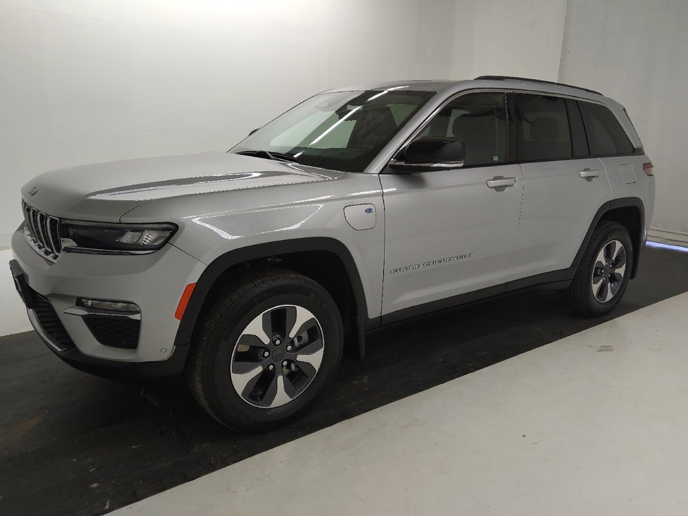 Used 2022 Jeep Grand Cherokee Limited 4xe w/ Luxury Tech Group II AWD/4WD image 2