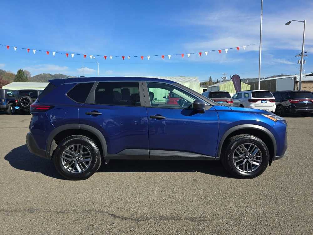 Used 2023 Nissan Rogue S AWD/4WD image 6
