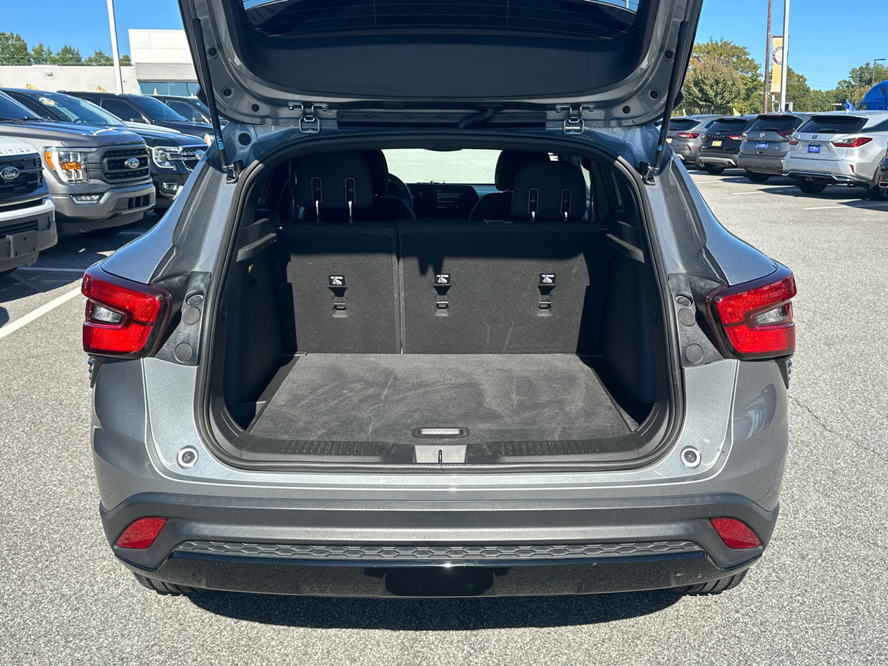 Used 2024 Chevrolet Trax RS w/ Driver Confidence Package FWD image 18