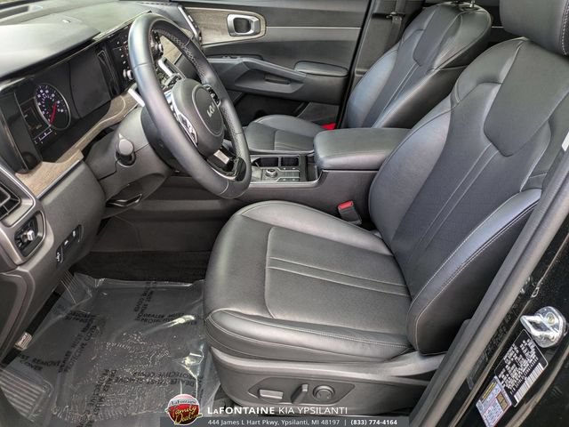 Certified 2022 Kia Sorento S w/ Panoramic Sunroof Package AWD/4WD image 12