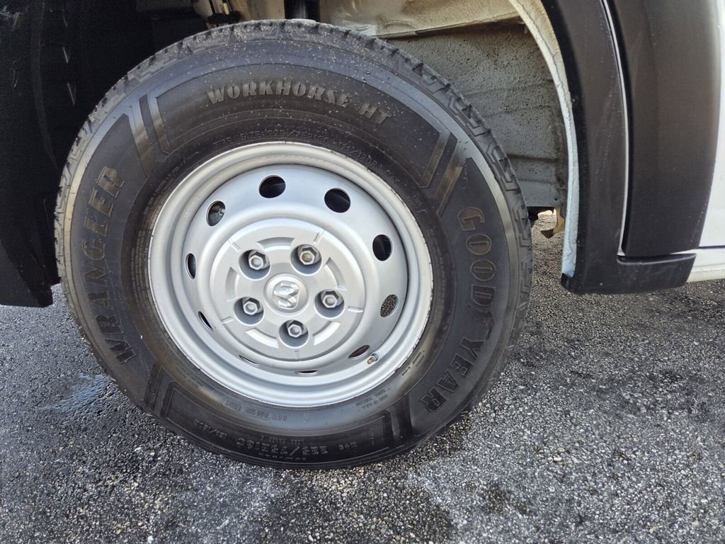 Used 2025 RAM ProMaster 2500 w/ Convenience Group FWD image 10