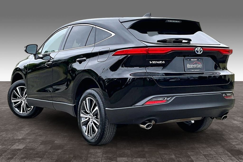 Used 2023 Toyota Venza LE AWD/4WD image 13