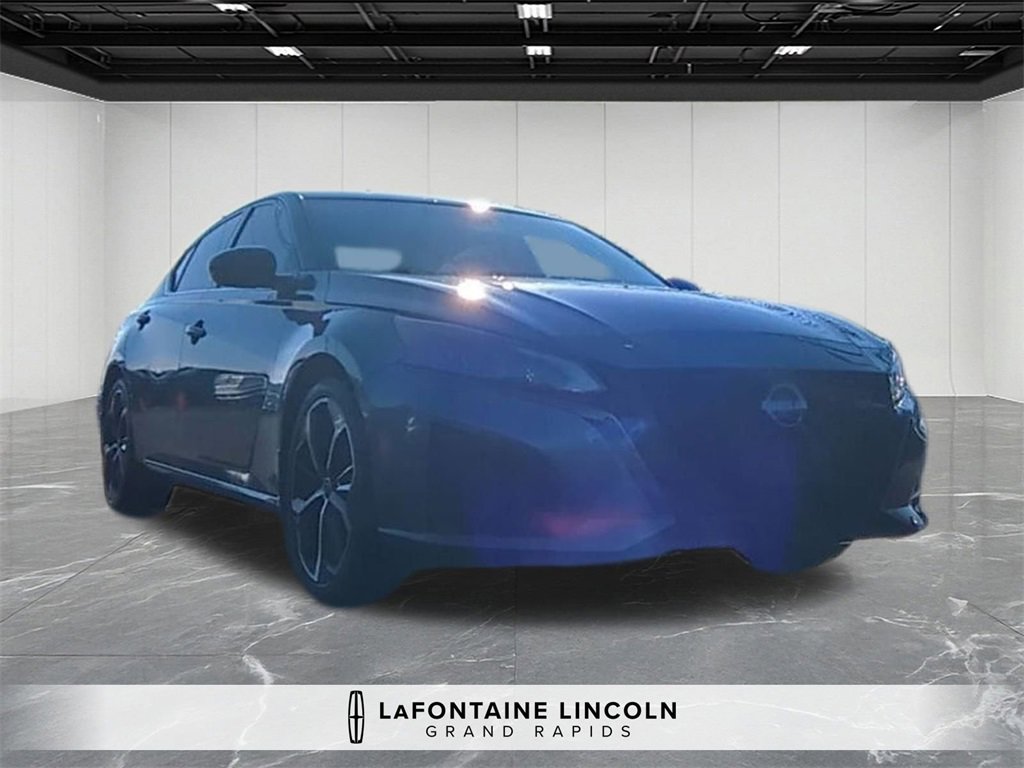 Used 2023 Nissan Altima 2.5 SR image 7