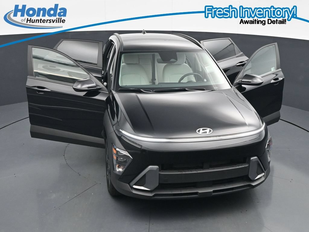 Used 2025 Hyundai Kona SEL AWD/4WD image 36
