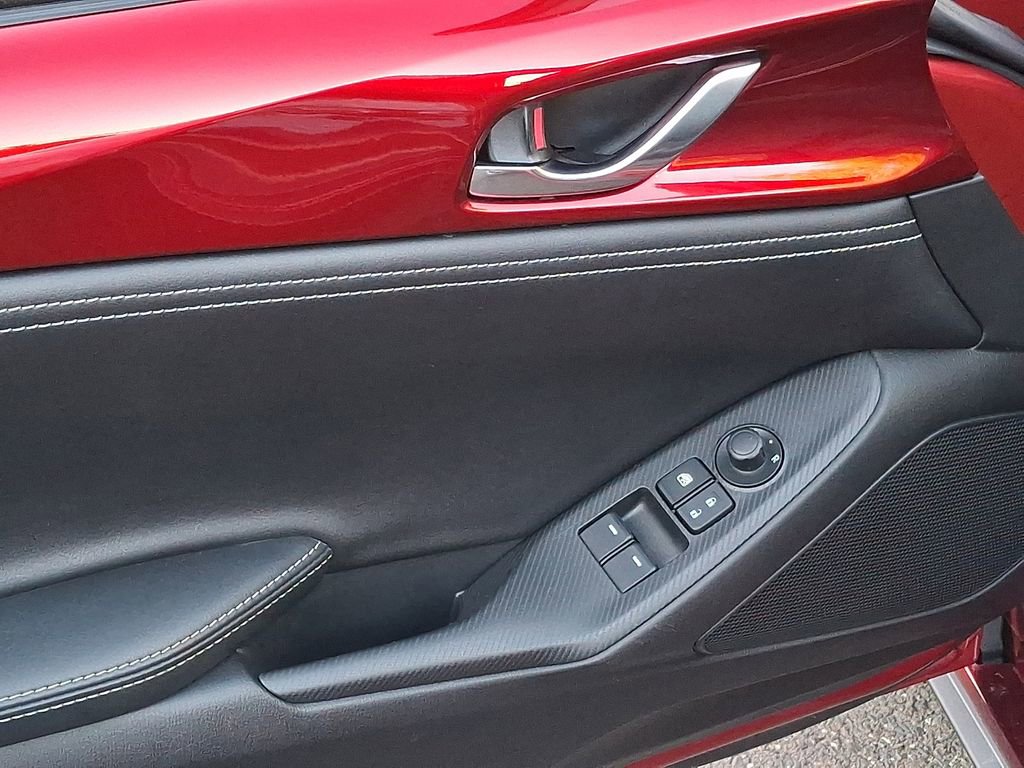 Used 2020 MAZDA MX-5 Miata RF Grand Touring RWD image 8