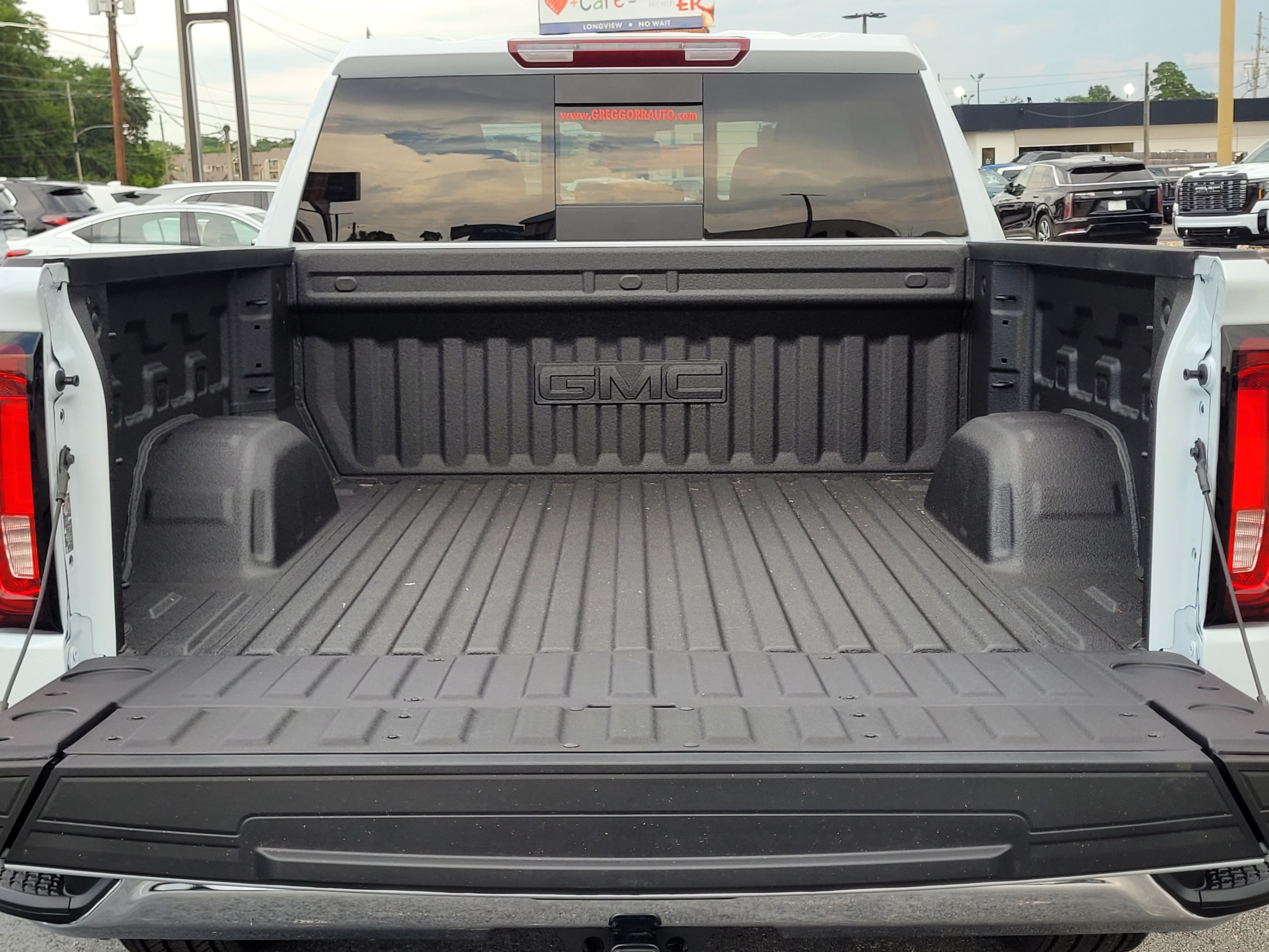New 2026 GMC Sierra 1500 SLT AWD/4WD image 9