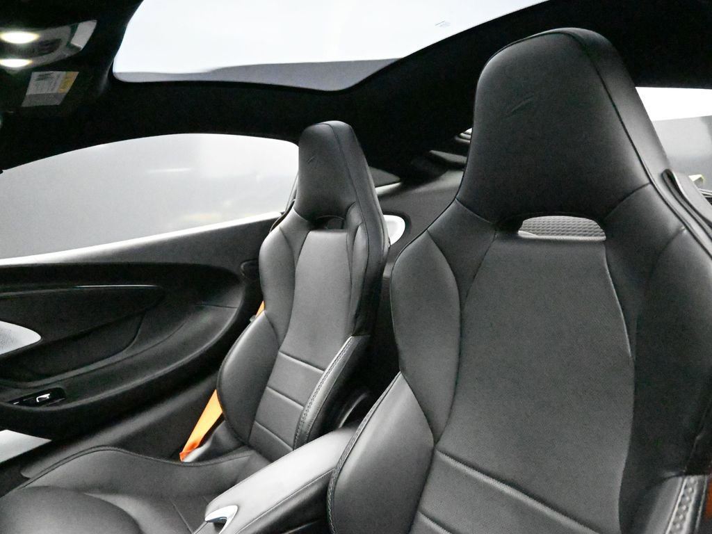 Used 2022 McLaren GT image 22