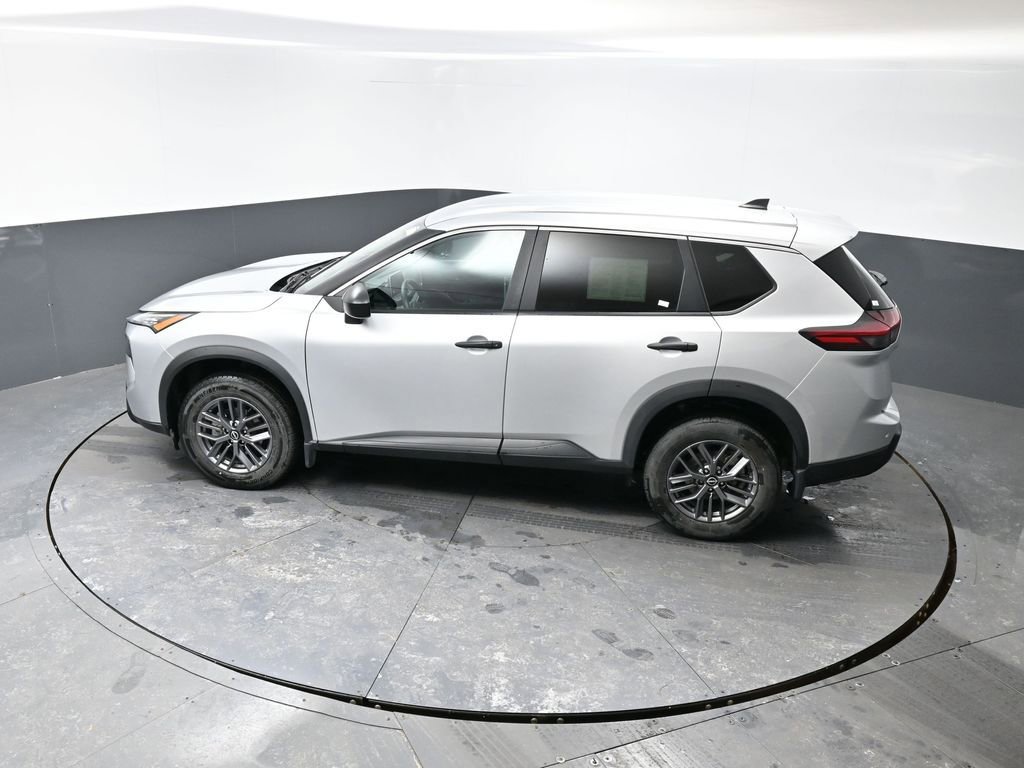 Used 2024 Nissan Rogue S image 44