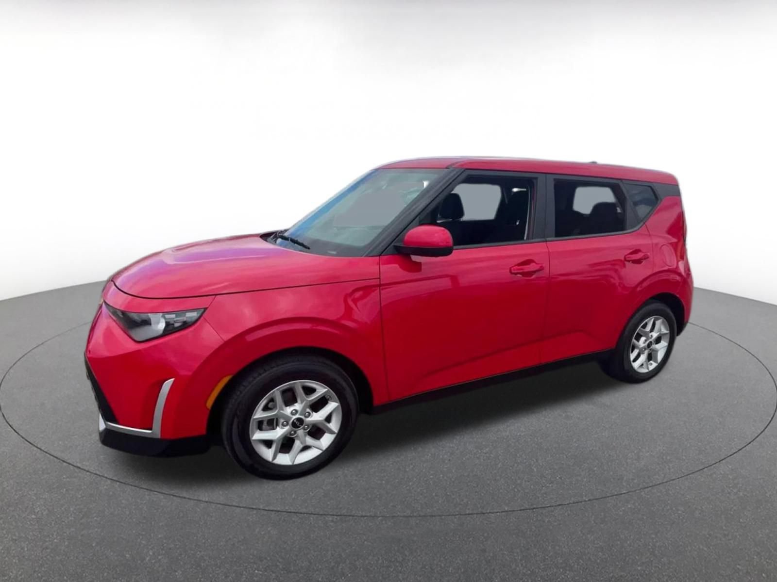 Used 2025 Kia Soul LX w/ LX Technology Package FWD image 7