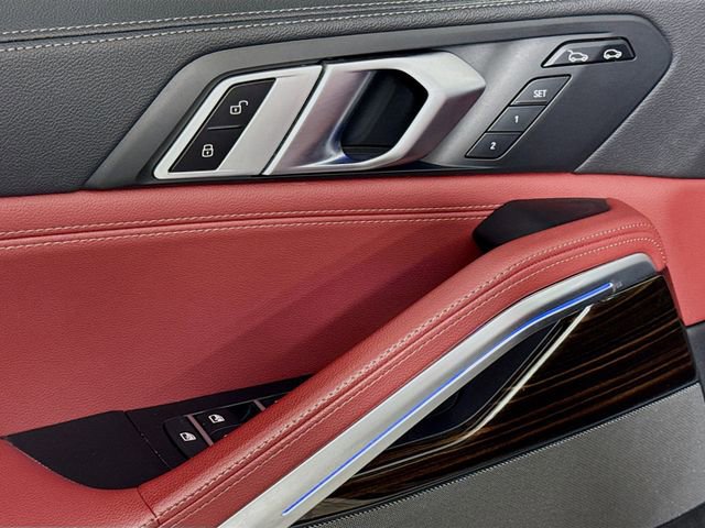 Used 2021 BMW X6 xDrive40i w/ M Sport Package image 19