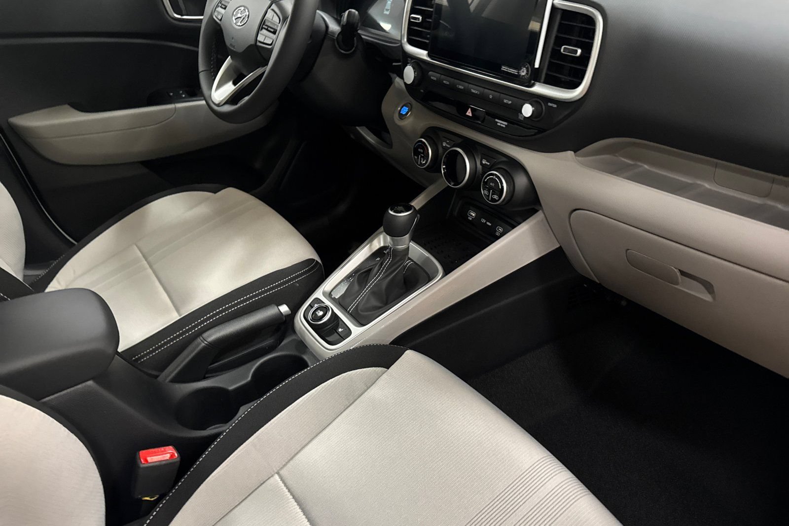 New 2026 Hyundai Venue SEL FWD image 16