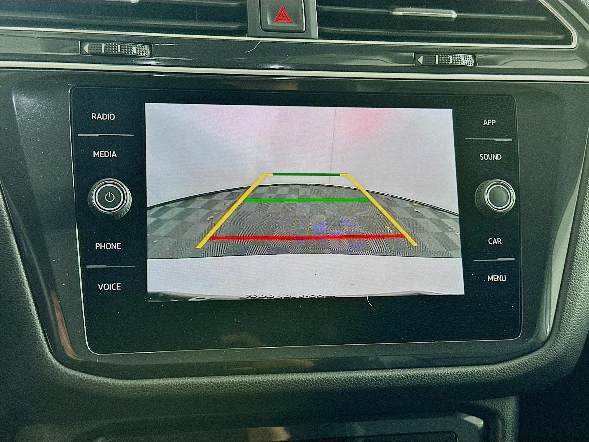 Used 2024 Volkswagen Tiguan SE image 21