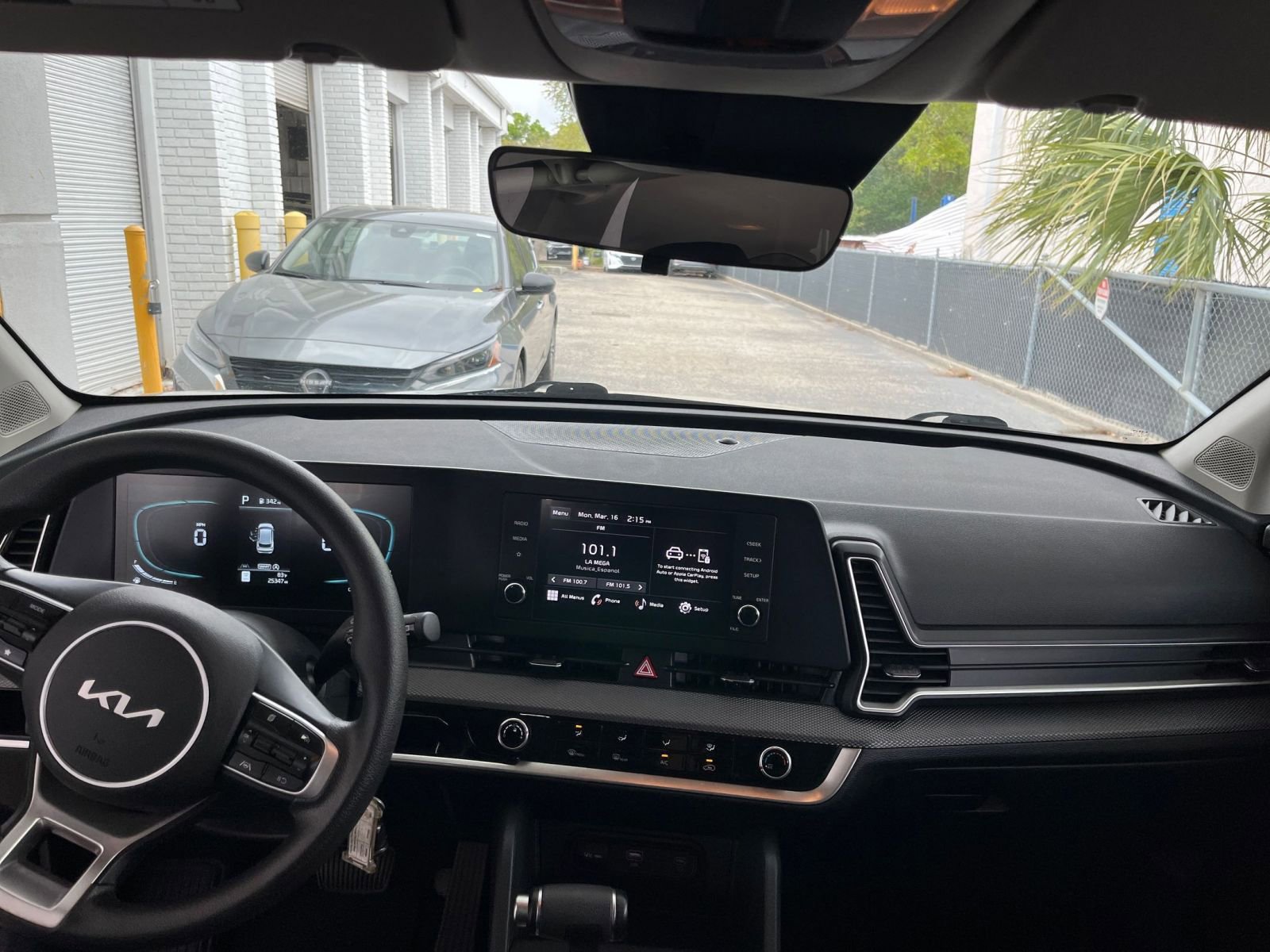 Used 2025 Kia Sportage LX image 43