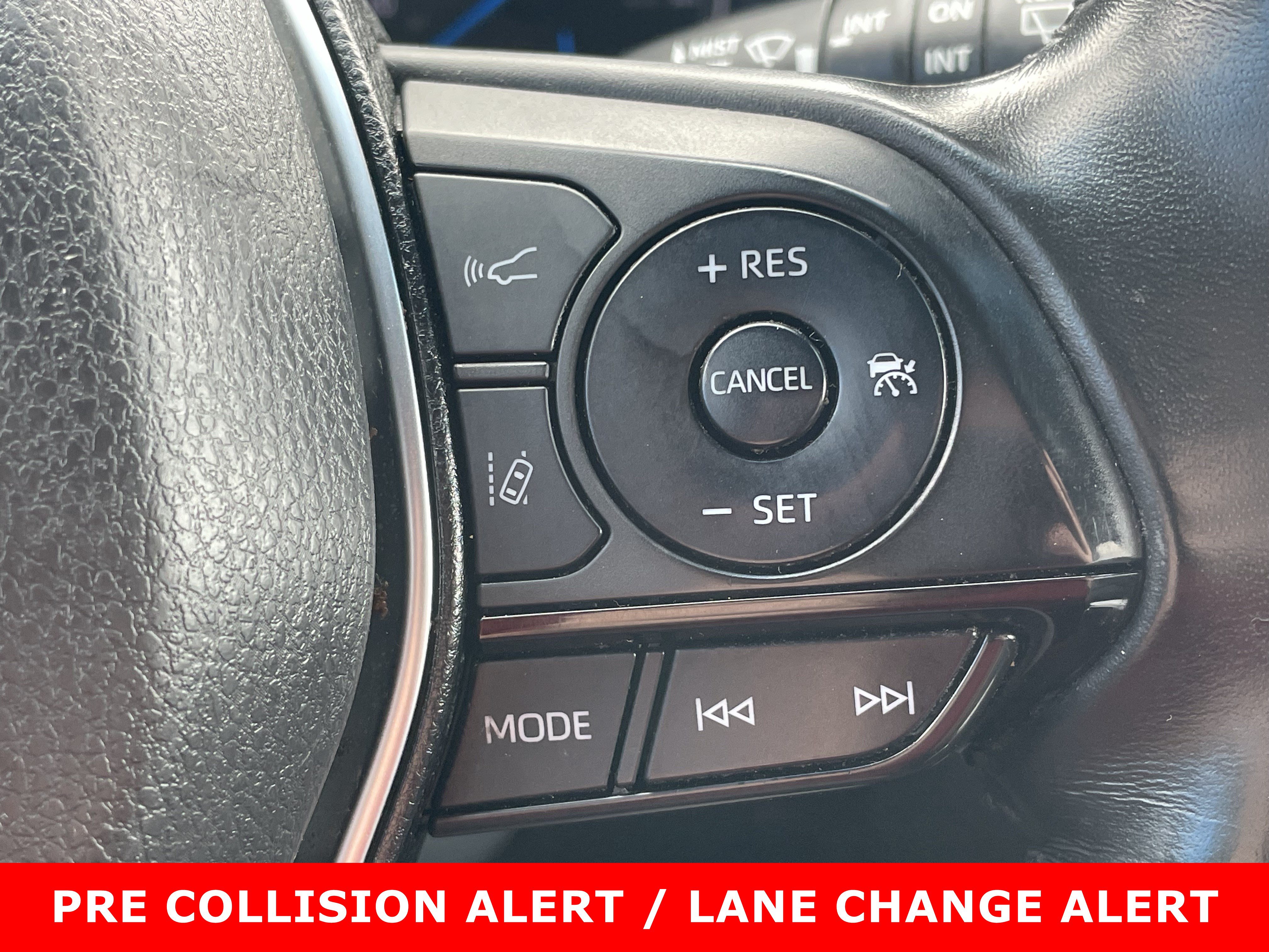 Used 2024 Toyota Venza XLE AWD/4WD image 21