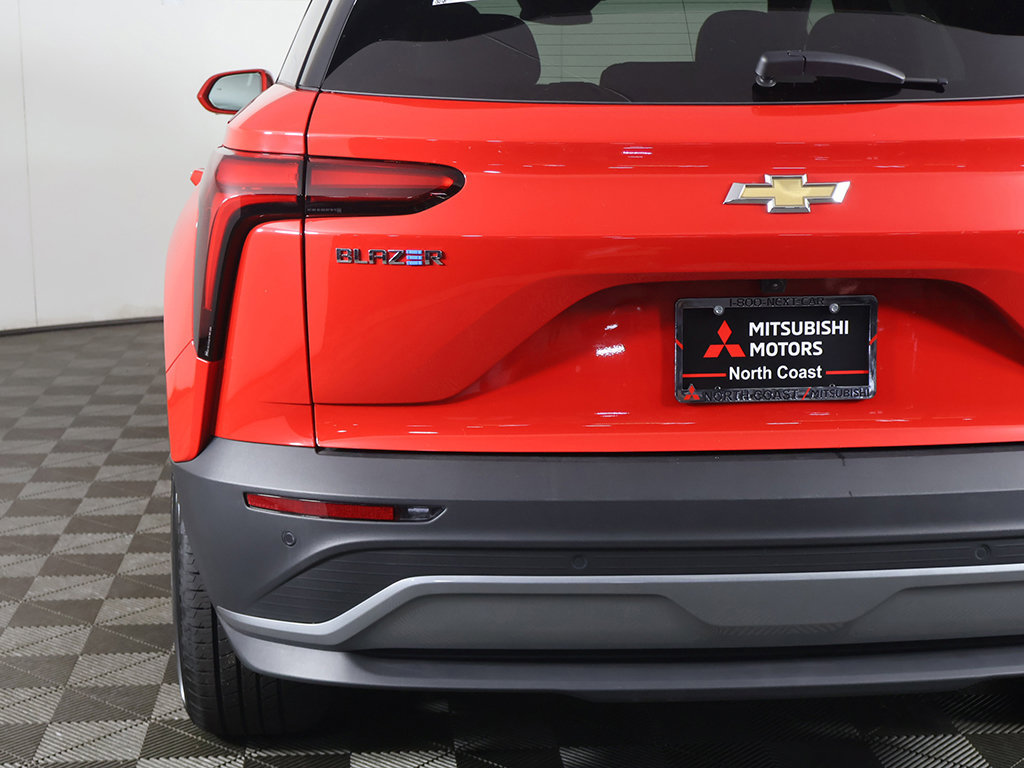 Used 2024 Chevrolet Blazer EV LT AWD/4WD image 18