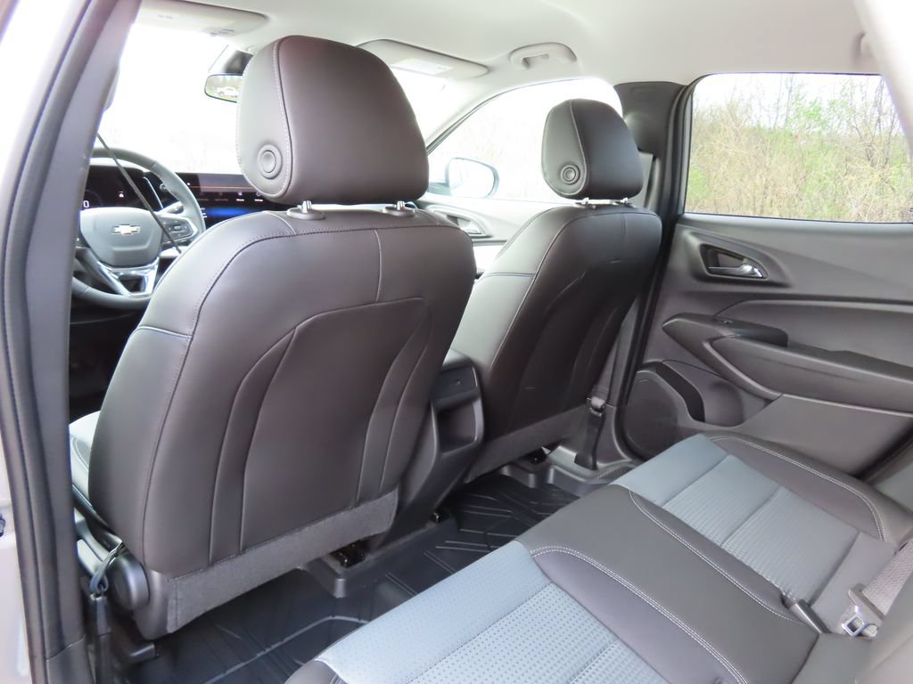 New 2026 Chevrolet Trax LT w/ Driver Confidence Package FWD image 21