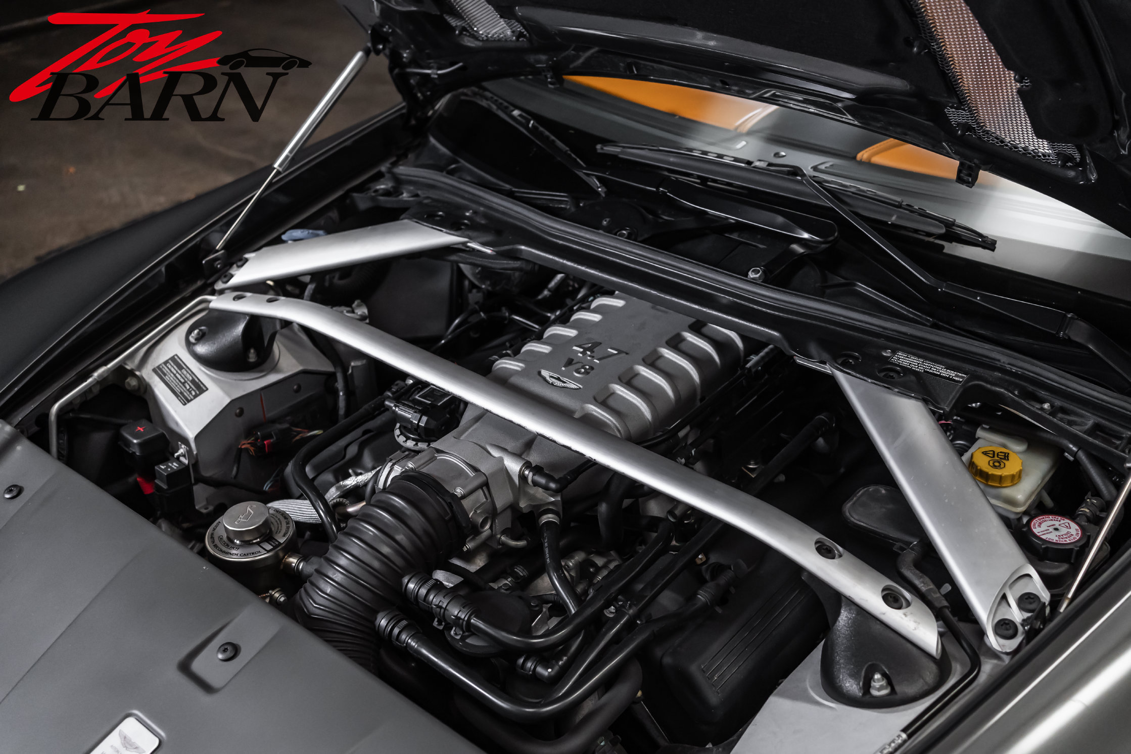 Used 2009 Aston Martin V8 Vantage Roadster RWD image 47