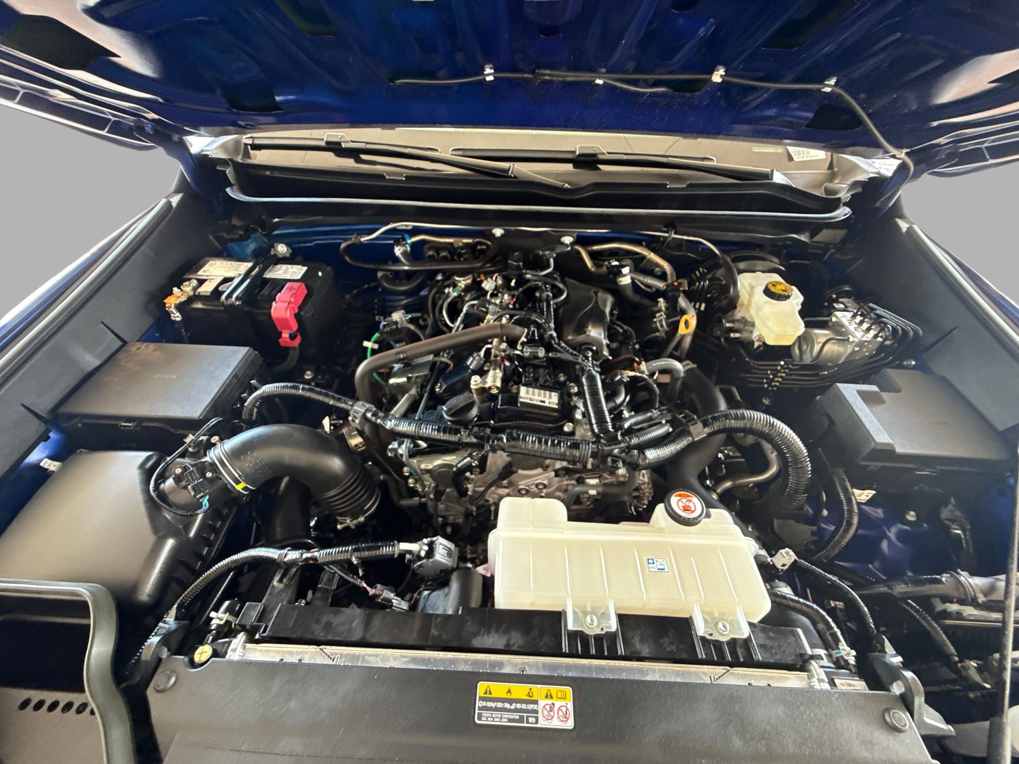 Used 2025 Toyota Tacoma SR5 AWD/4WD image 37