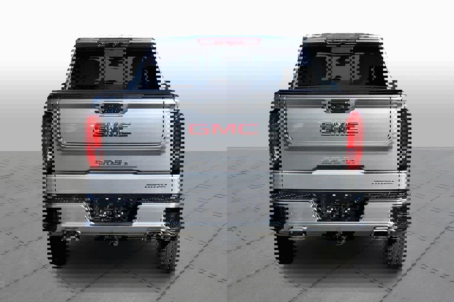 Used 2023 GMC Sierra 1500 Denali AWD/4WD image 4