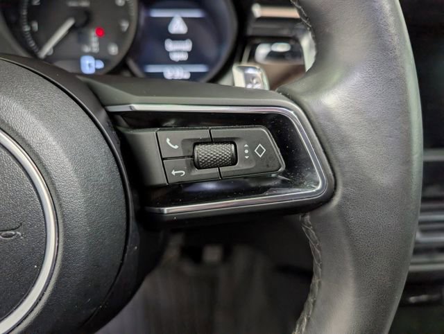 Used 2023 Porsche Macan w/ Premium Package Plus image 20