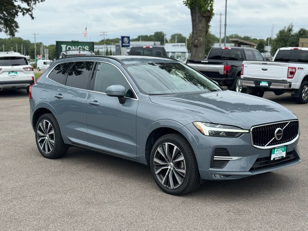 Used 2022 Volvo XC60 B5 Momentum image 2