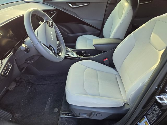 Used 2024 Kia Niro EX FWD image 9
