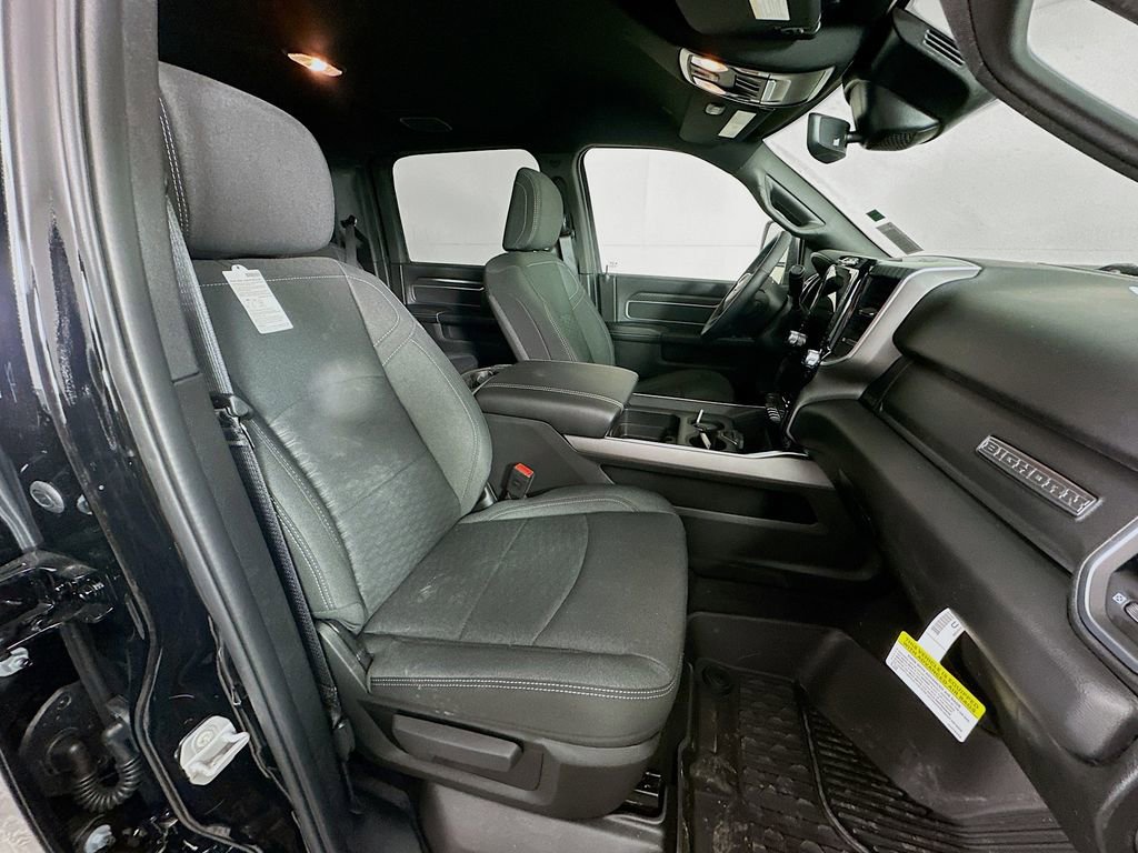 New 2026 RAM 2500 Big Horn AWD/4WD image 34