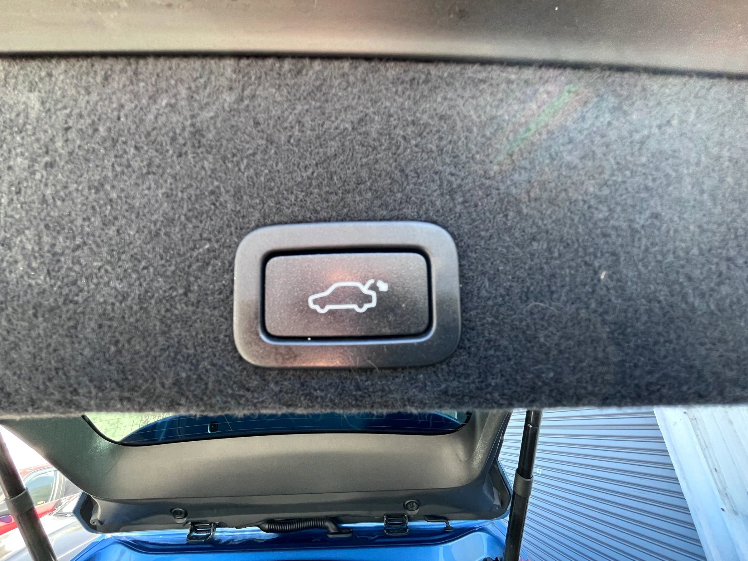 Used 2017 Volvo XC60 T5 Dynamic w/ Preferred Option Package FWD image 29