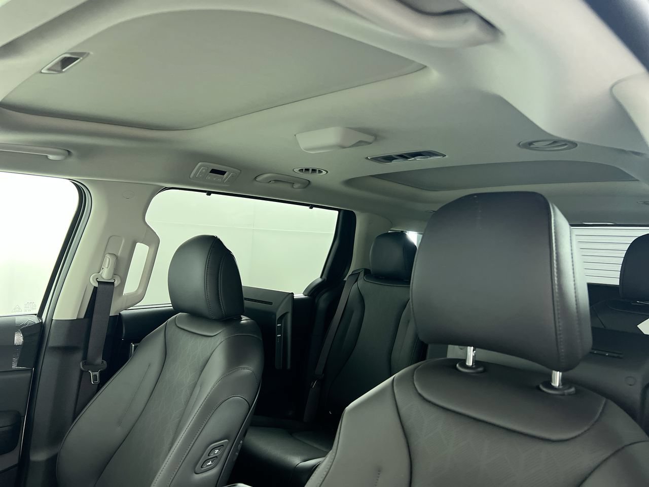 New 2027 Kia Carnival SX Prestige FWD image 21