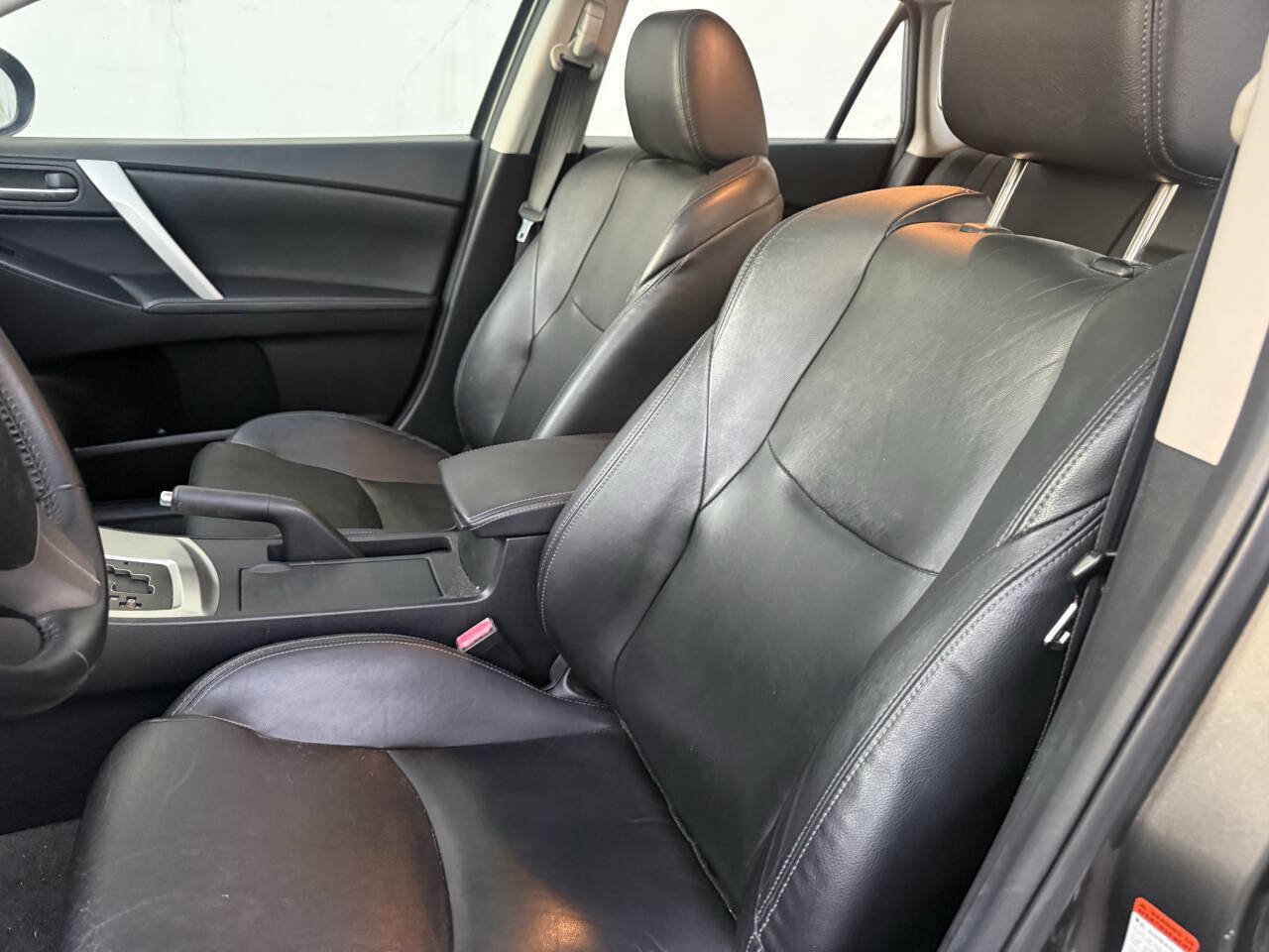 Used 2011 MAZDA MAZDA3 s Grand Touring w/ Tech Pkg FWD image 13