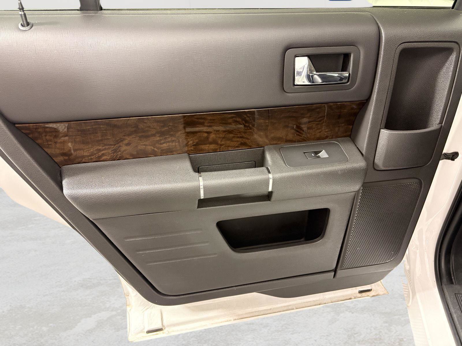 Used 2019 Ford Flex Limited w/ Equipment Group 303A AWD/4WD image 17