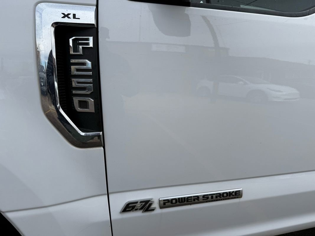 Used 2017 Ford F250 XL w/ Power Equipment Group AWD/4WD image 15
