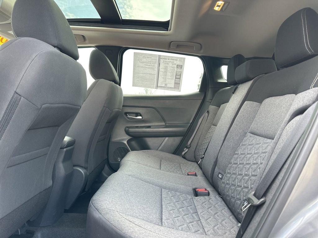 Used 2025 Nissan Kicks SV w/ SV Premium Package image 39