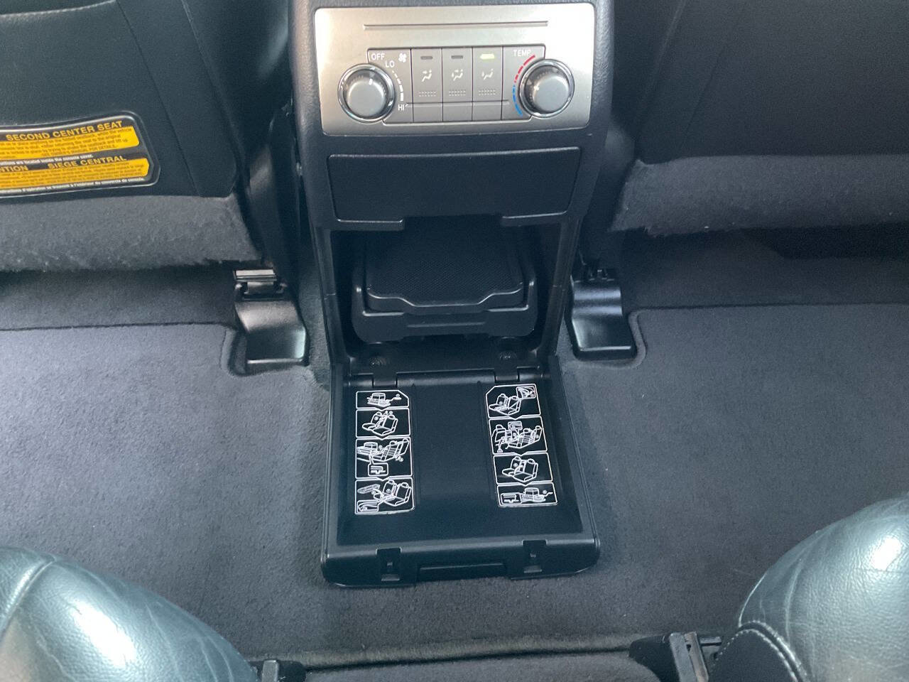 Used 2012 Toyota Highlander SE w/ Tow Pkg AWD/4WD image 38