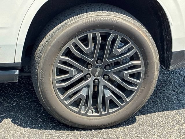 Used 2023 GMC Yukon Denali AWD/4WD image 12