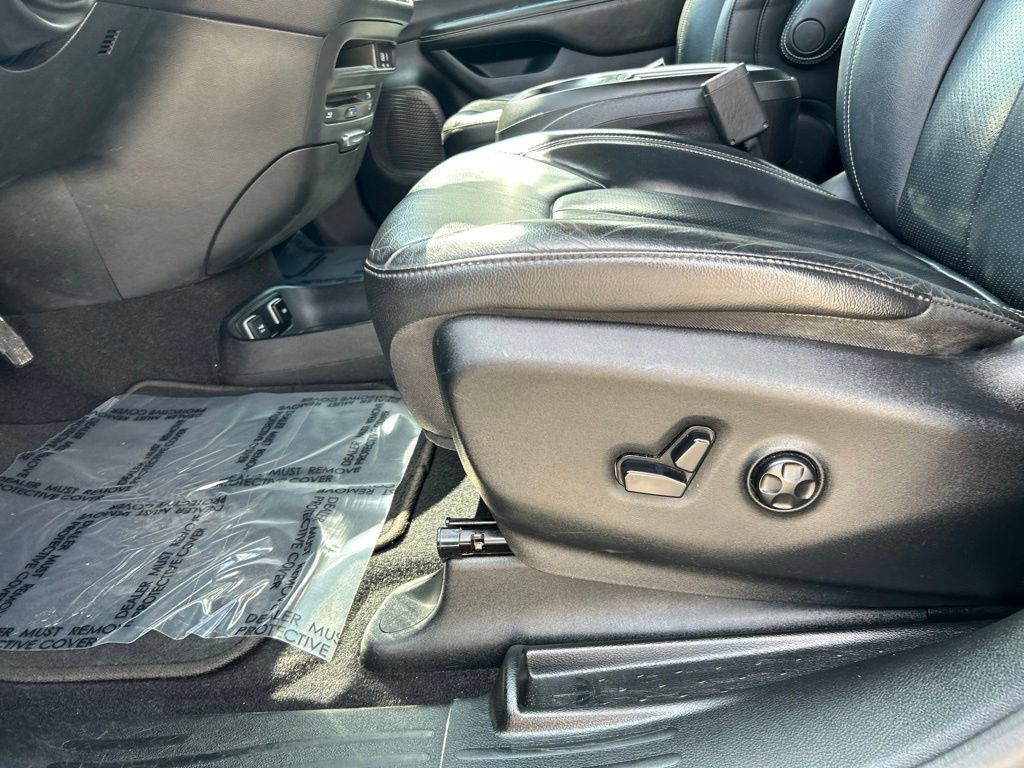 Used 2018 Chrysler Pacifica Touring-L Plus w/ S Appearance Package FWD image 17