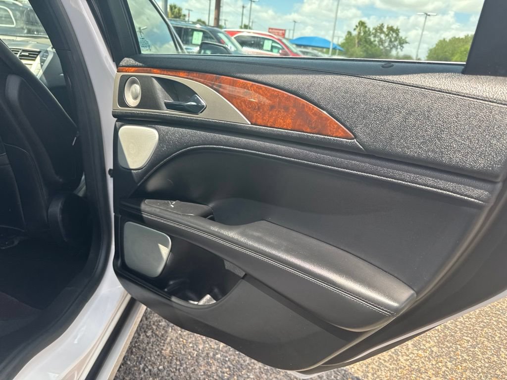 Used 2020 Lincoln MKZ Reserve w/ Luxury Package FWD image 22